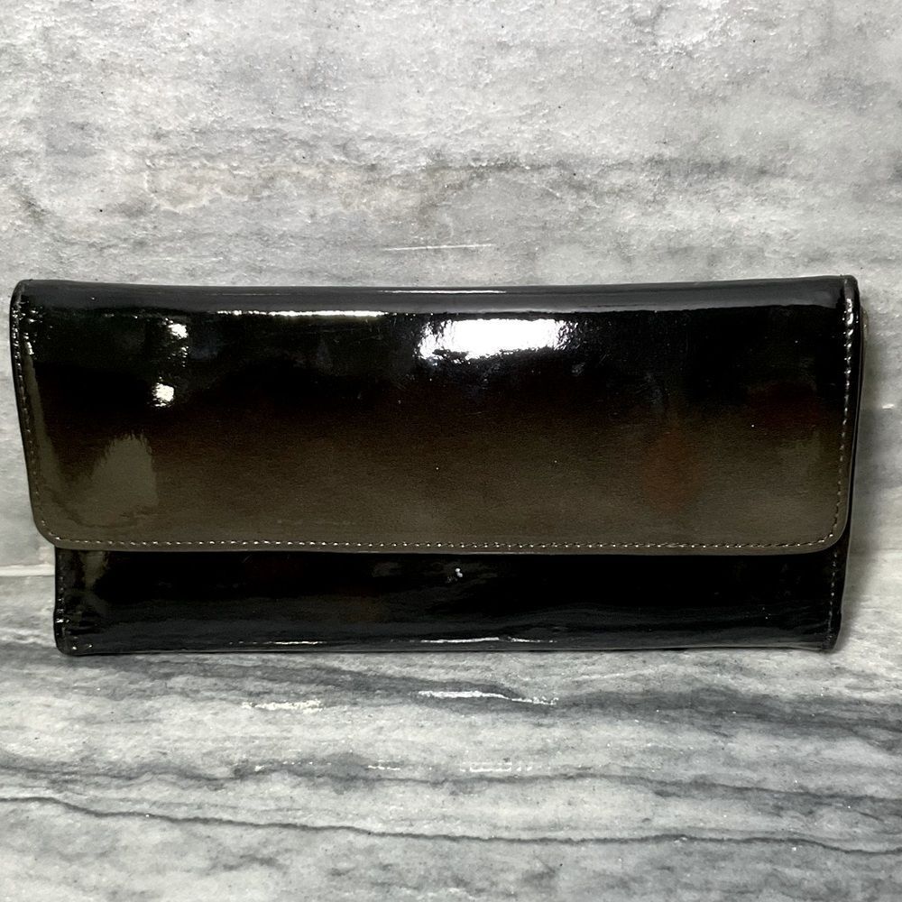 HOBO INTERNATIONAL black patent leather wallet‎